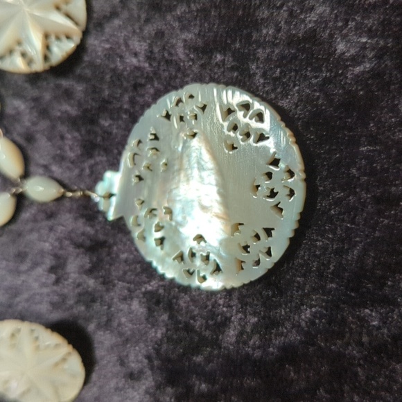 Unbranded Mother of Pearl Hand Carved Necklace, Bracelet & Earring Set Jeruselum - Picture 4 of 16